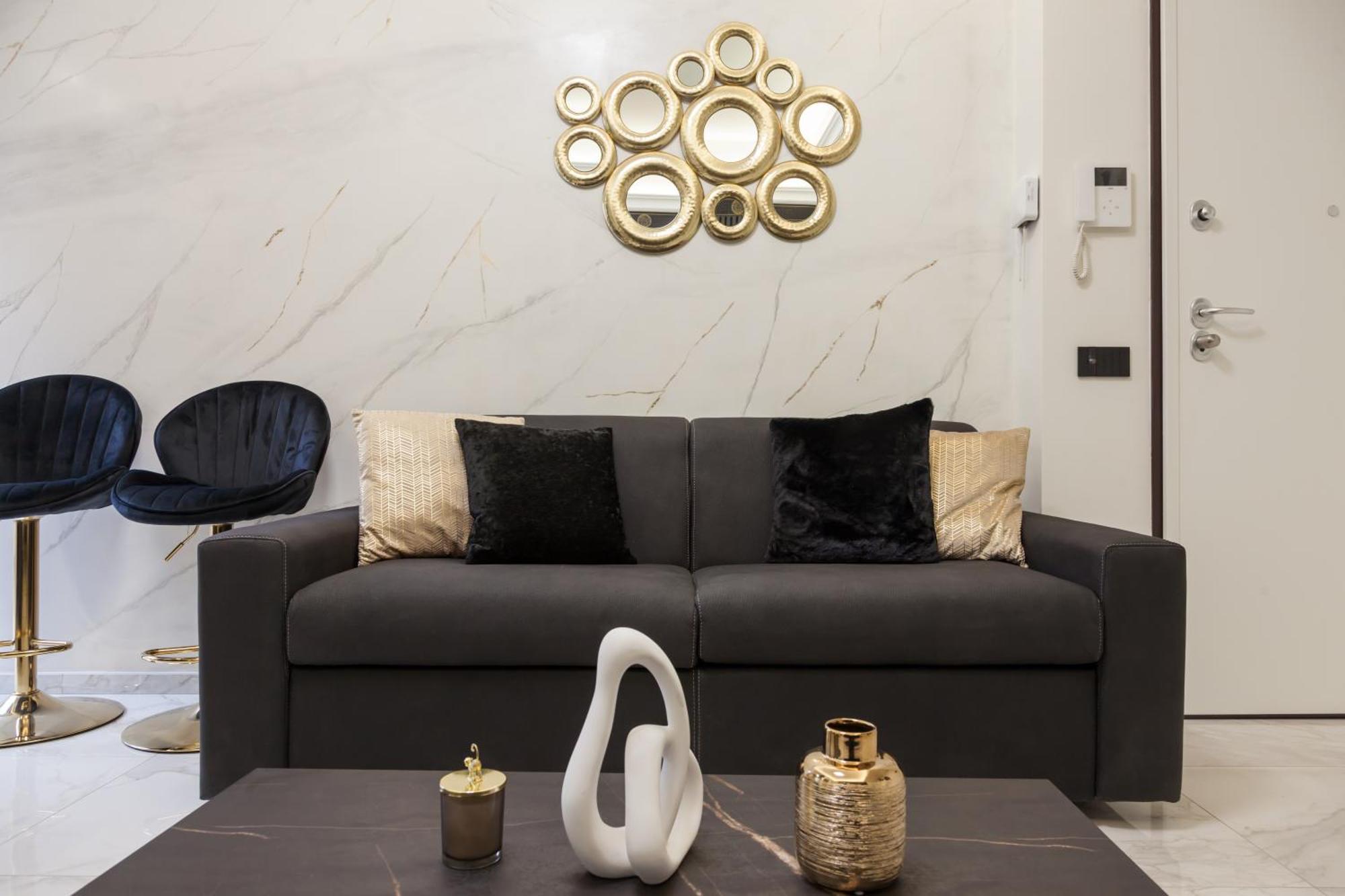 Italian Fashion Suite - Luxurious Marble City Center Мілан Екстер'єр фото