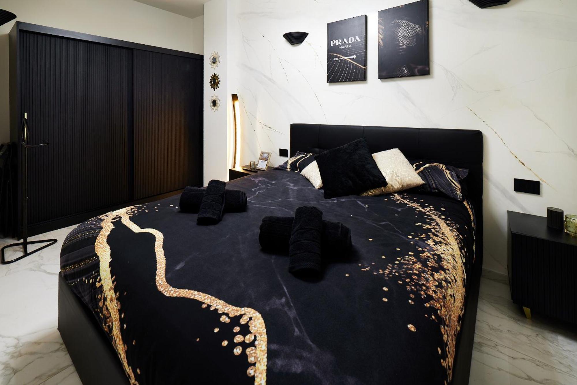 Italian Fashion Suite - Luxurious Marble City Center Мілан Екстер'єр фото